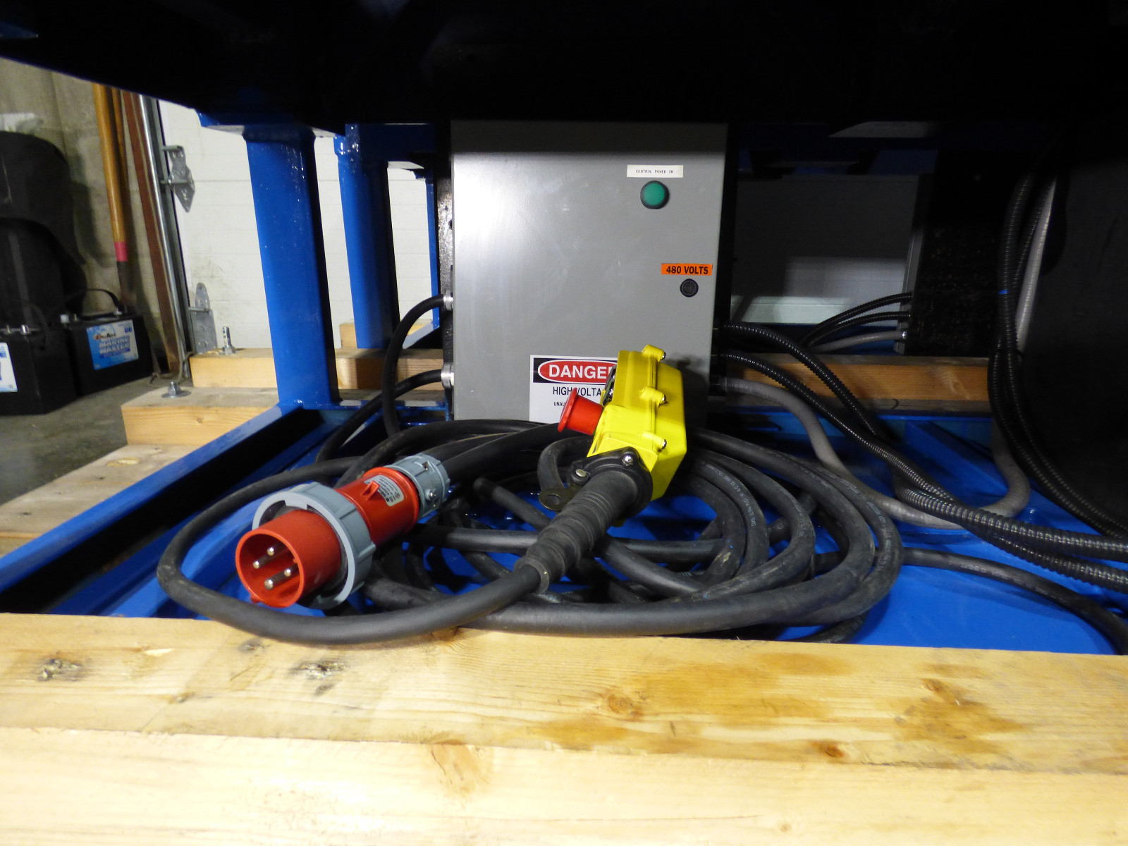 TWO 5 TON HYDRAULIC SCISSOR LIFTS  100