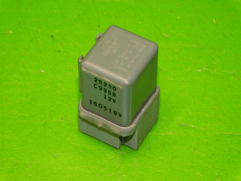 14-17 Infiniti QX50 OEM 25230-C996B 12V multi purpose relay control Nissan
