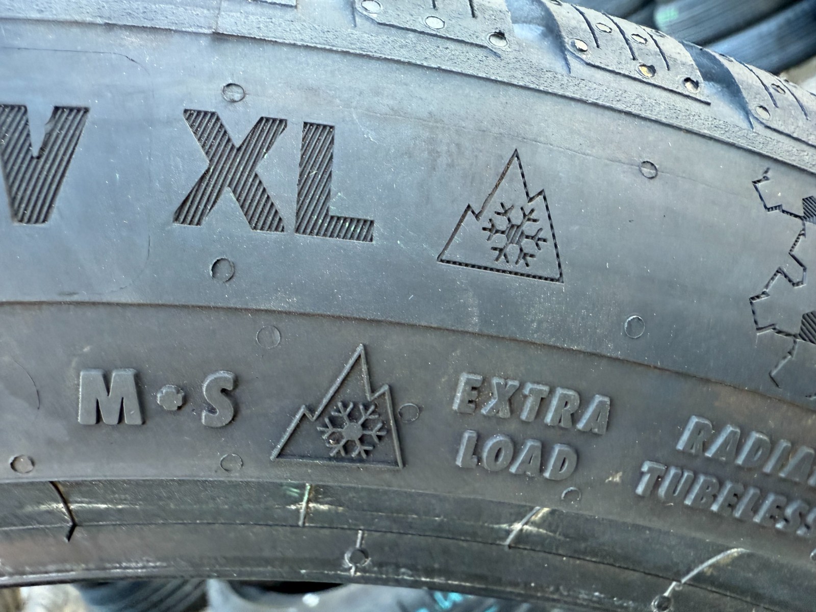 New 235 45 20 Continental, Winter, M+S, XL, 100V, x1 Tyre (F1_tyres) FOB YD289