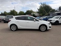 2013 Vauxhall Astra 2.0 CDTi 16V ecoFLEX Elite 5dr HATCHBACK DIESEL Manual