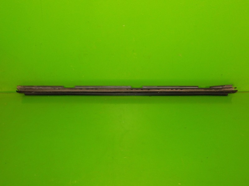 01-05 VW Passat GLX OEM passenger front door weather strip seal bar exterior