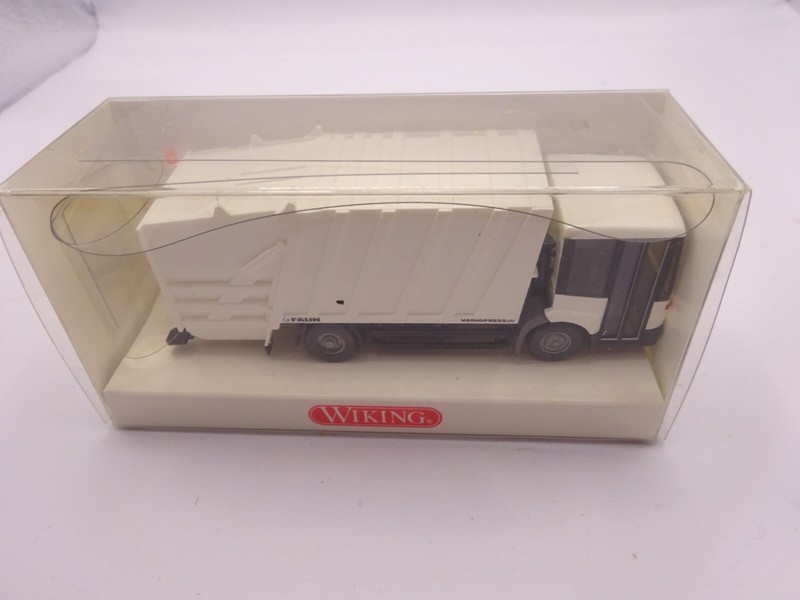 Wiking: Mb Econic Press-MÃ¼Llwagen No. 638 01 30 (Gk110+Gk51)