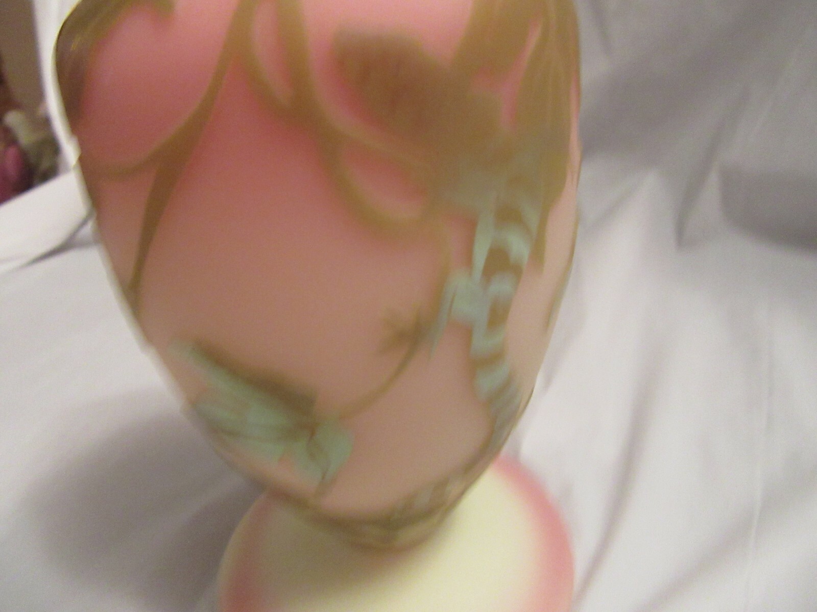 Fenton Camo Vase KesleyBomkamp made iin heaven Iguama pinkgold excellent