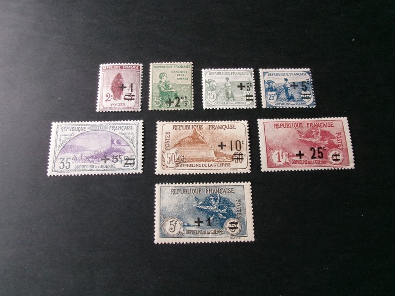 France Orphelins NÂ° 162/169 Neufs**. Cote Mini 550â¬.