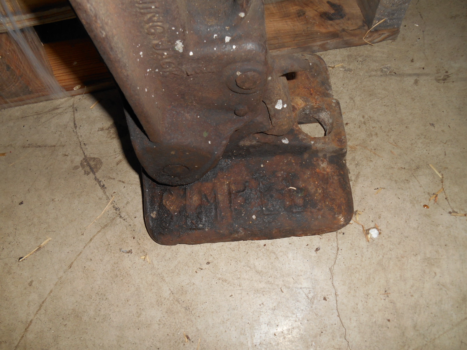 interesting antique  simplex 329 15ton railroad barn jack farm
