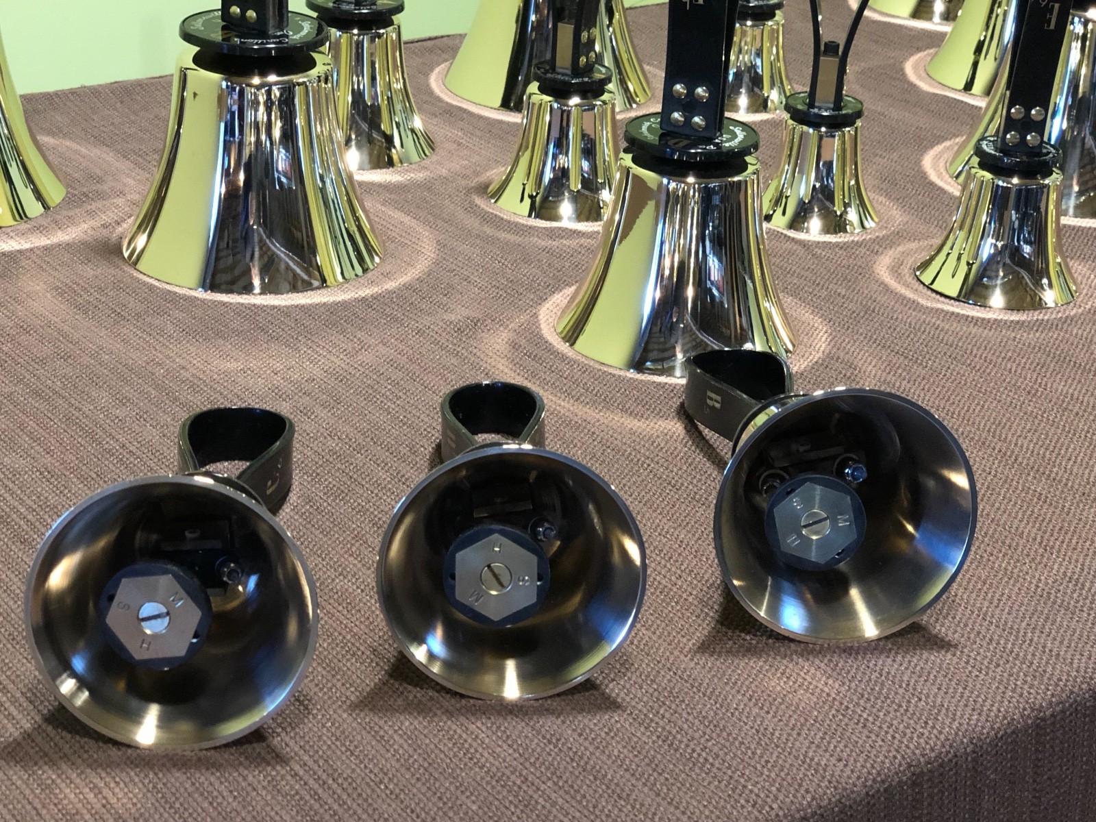 Nice Schulmerich Handbells G4-G6 2 octaves 25 bells