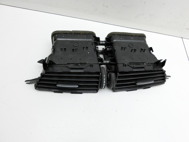 Mercedes W204 S204 C250 07-14 Luftdusche Luftdüse Mitte Mercedes W204 S204 C250 07-14 29.08.2013 A2048306154... Vorschau 2