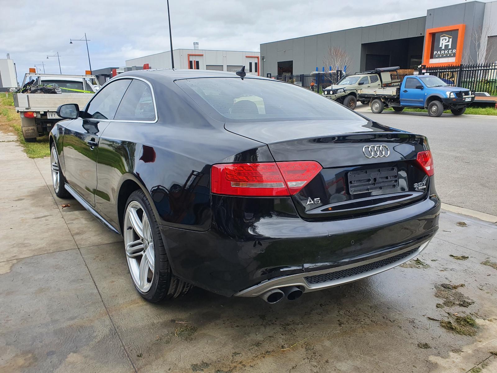 2011 Audi A5 RIGHT REAR GARNISH /RS5/S5 BOOTLID LAMP 8F/8T COUPE/CABRIO LED image 6