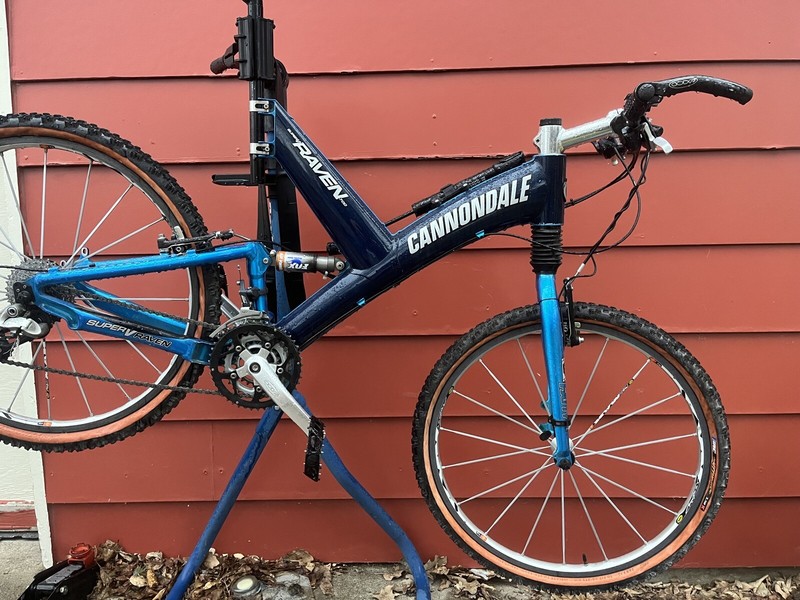 CANNONDALE SUPERV RAVEN BIKE | eBay