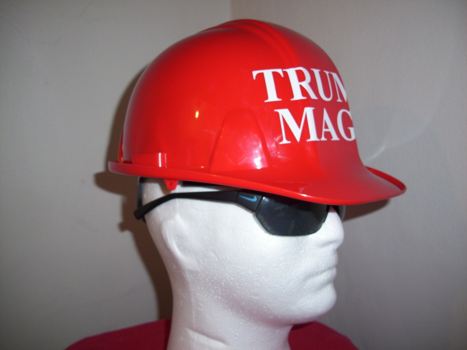 MAGA TRUMP HARDHAT RED PROFESSIONAL CONSTRUCTION TRUMP