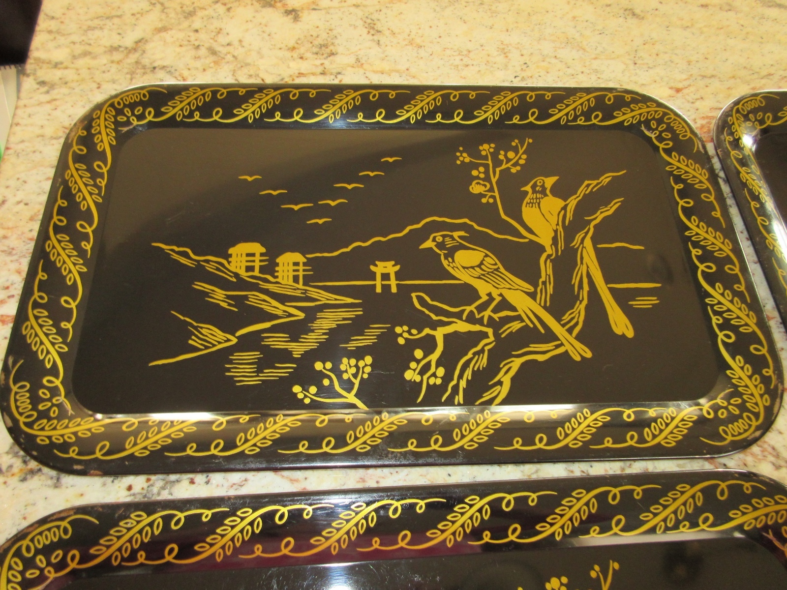 VTG 4 METAL SERVING TRAYS 18