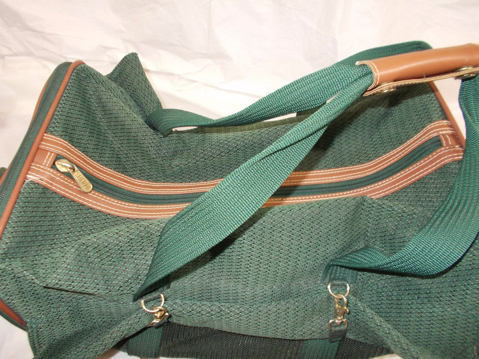 Sherpa Deluxe Pet Carrier shoulder strap 1 pocket 3 roll up sides pet show cat