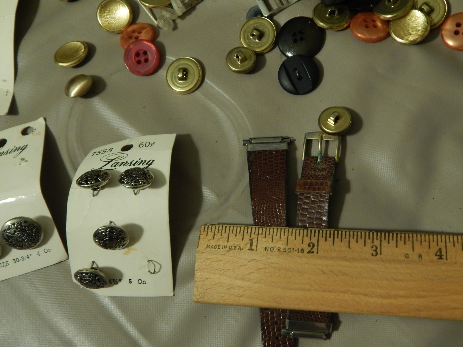 Random Mixed LOT (Wristwatch Band - Buttons) Gold, Metallic, Cloth [Crafts_Etc]