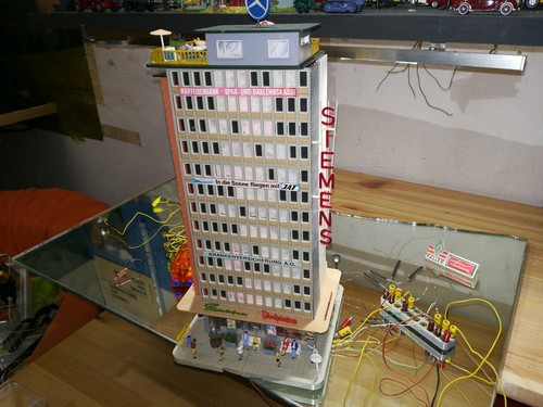 Faller HO AMS B 905 Hochhaus sehr gut Blinkrelais Motor Beleuchtung Top Zustand 