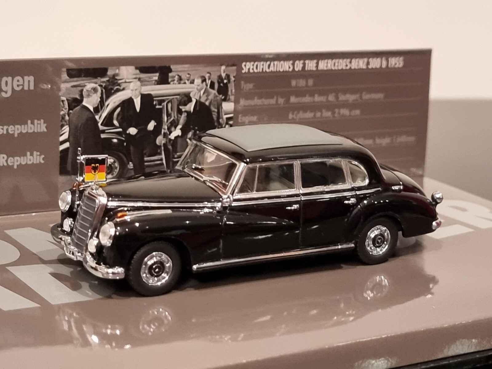 ミニカー Mercedes-Benz 300D 1:43 MINICHAMPS 楽天市場】ミニチャンプス 1/43 メルセデス・ベンツ 300 TE