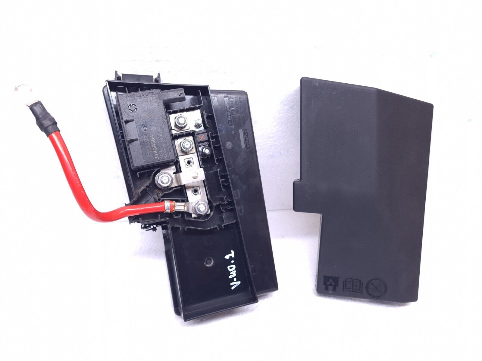 VOLVO V40 2.0 BATTERY FUSE BOX 31409364 | eBay VOLVO V40 2.0 BATTERY FUSE BOX 31409364 | eBay