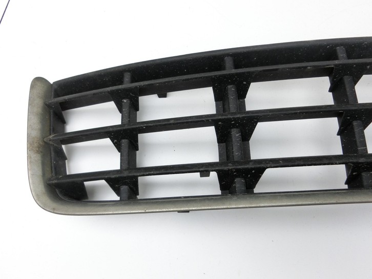 Audi A4 B6 8H 02-05 Lufteinlassgitter Stoßstange LZ5G Audi A4 B6 8H 02-05 17.05.2005 8H0807647 gebraucht Vorschau 2