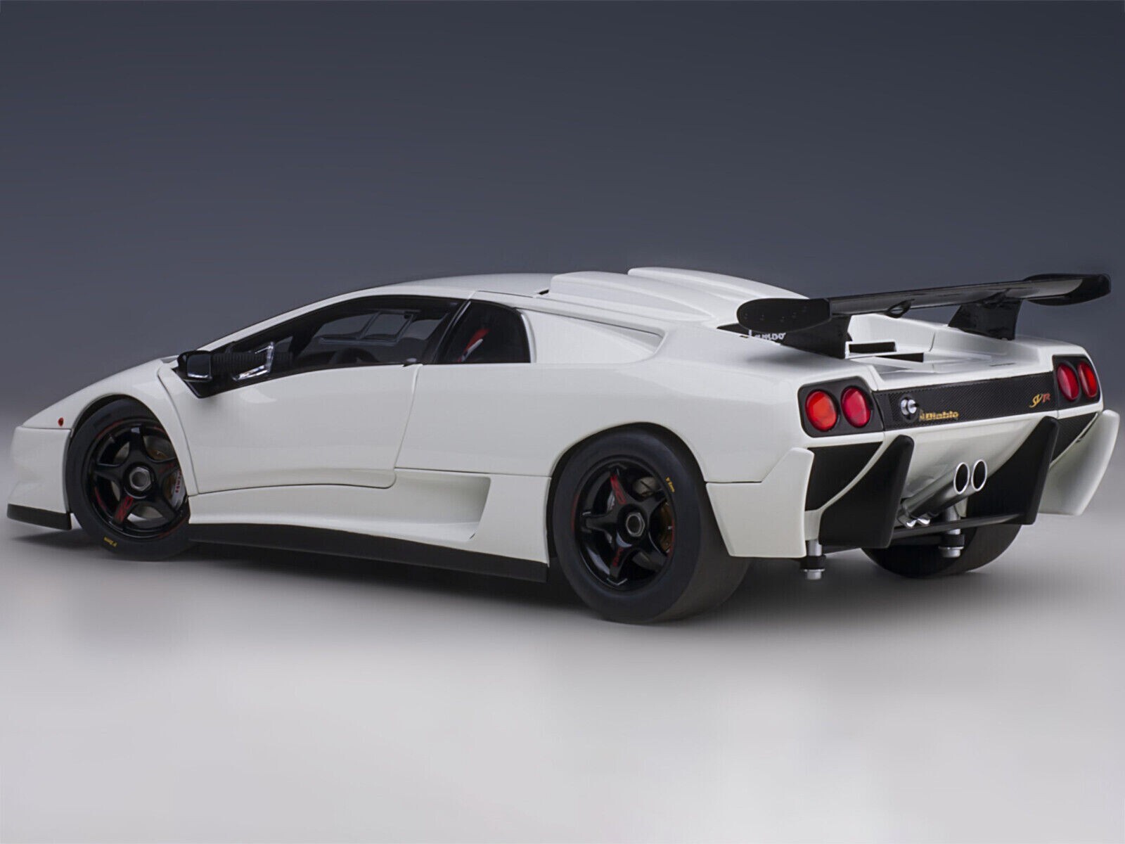 1/18 Lamborghini Diablo Sv-R Impact White Composite Model