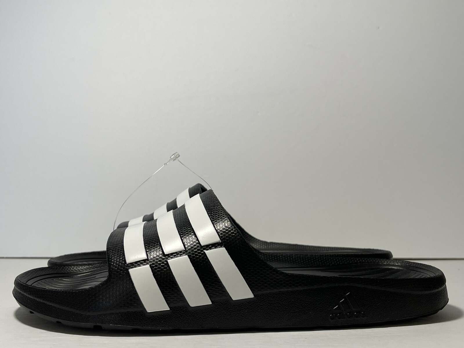 New Adidas Duramo Slide Black White Men Size 9 US Sandals Slippers G15890:  купить с доставкой из США, цена 5 023 руб - (295233797262) adidas duramo slide 9