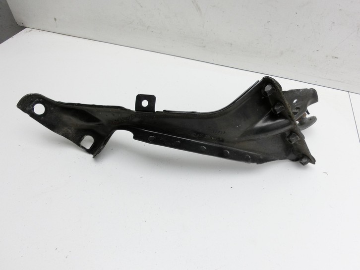 Audi A6 4G 11-14 Kotflügelhalter Links Vorne Audi A6 4G 11-14 11.04.2012 4G0821135A gebraucht Vorschau 5