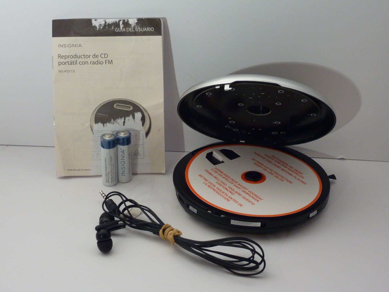 Insignia NS-P5113 Portable CD Player with ORIGINAL Owner's Manual/Batteries