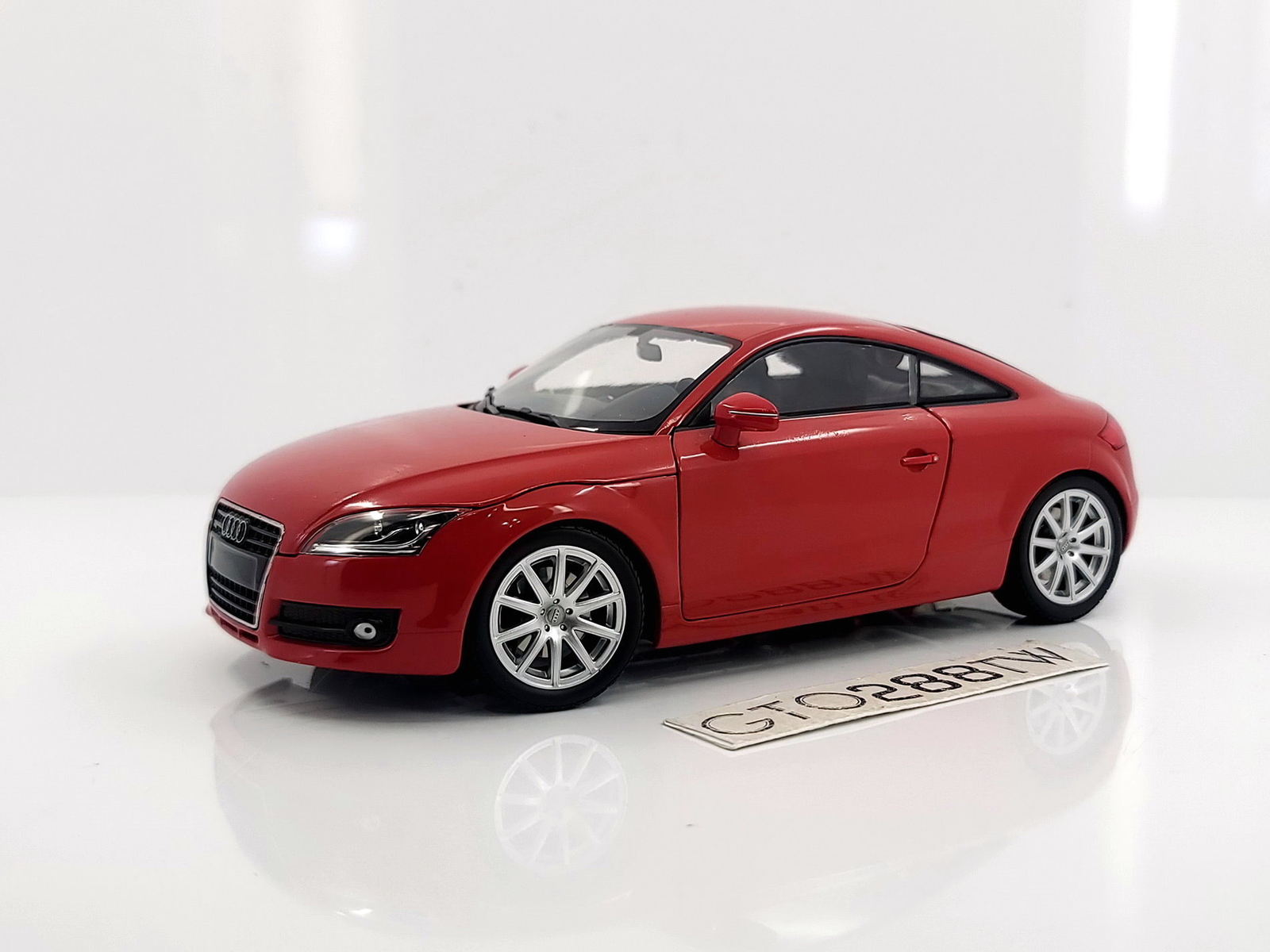 MINICHAMPS Audi TT レッド1/18 Minichamps 1:18 scale Audi TT Coupe(8J) 2006 - Red (PMA