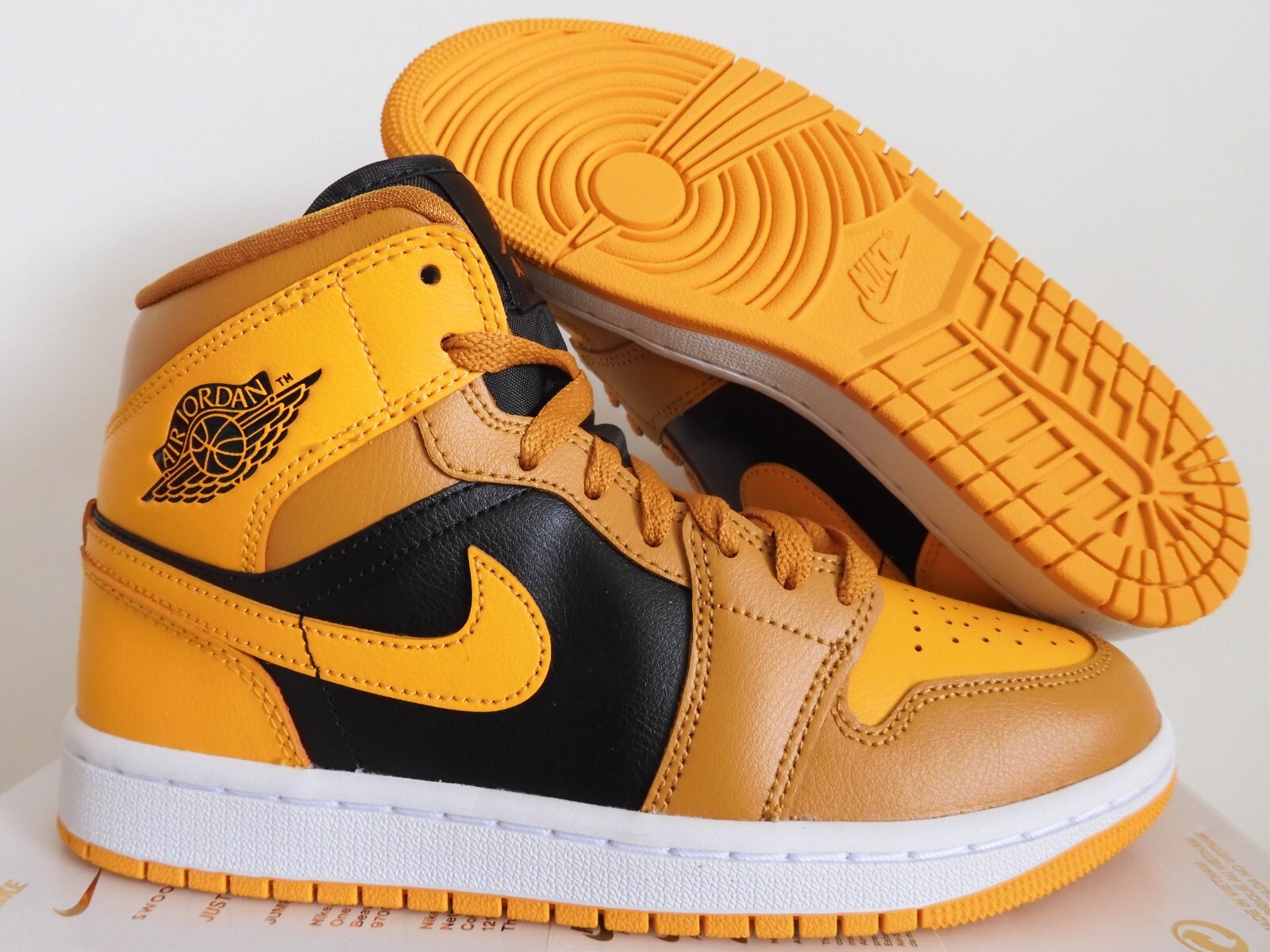 靴 Air Jordan taxi Jordan Air Jordan 1 Mid 