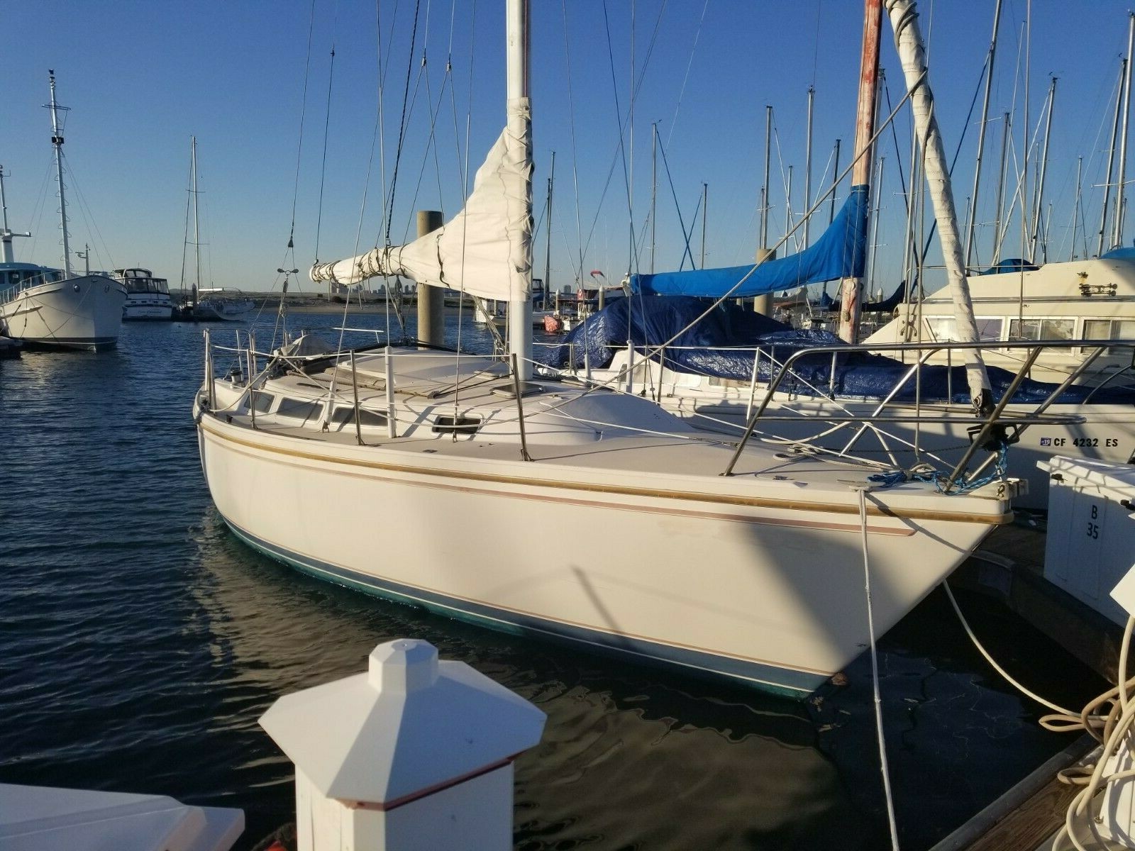 1985 Catalina 30' Sailboat - San Diego