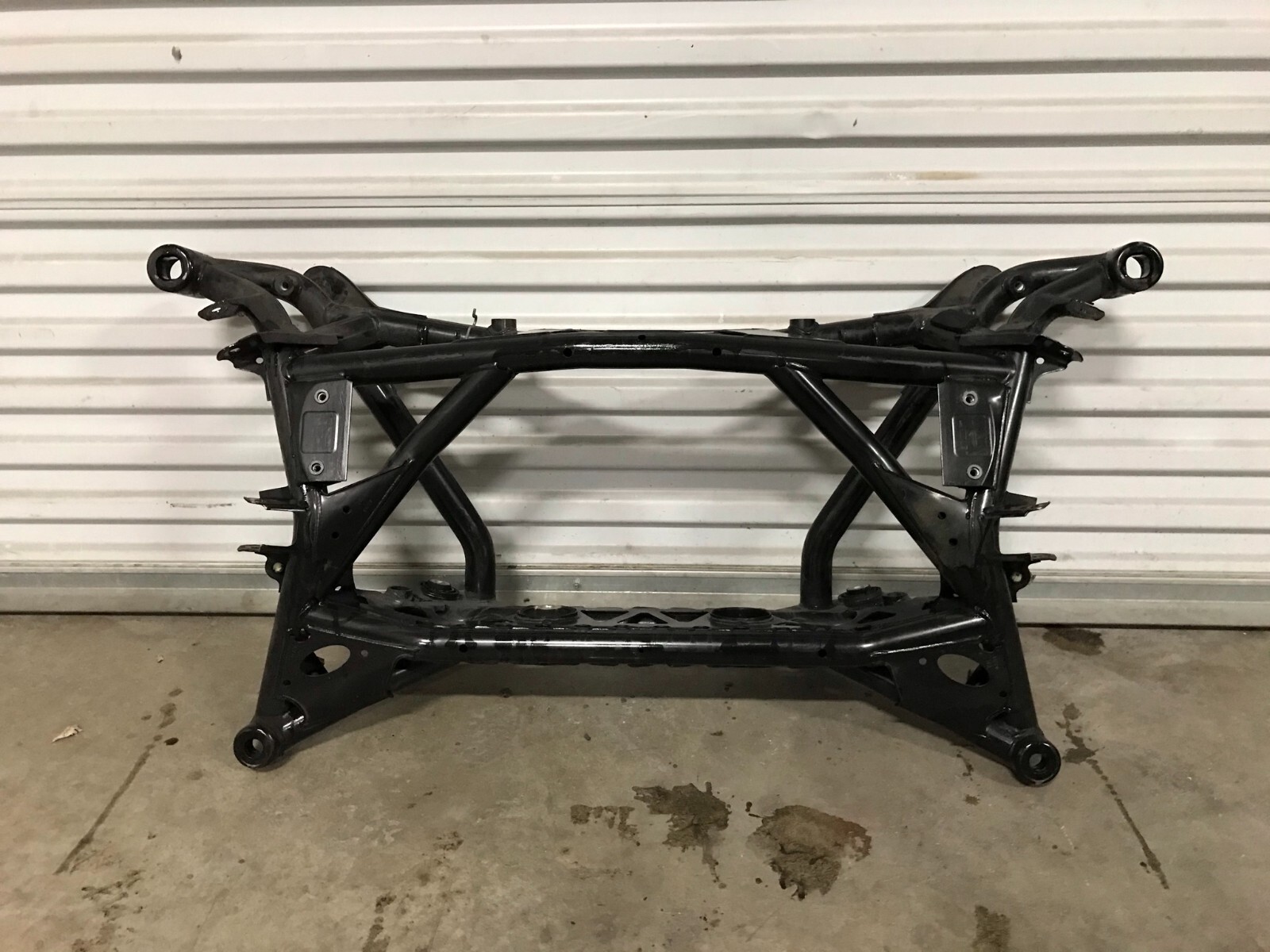 15-18 BMW F80 F82 F83 F87 M2 M3 M4 REAR AXLE SUPPORT