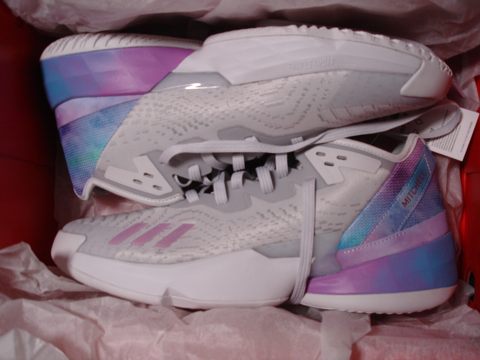 Adidas D.O.N. Issue 4 basketball shoes men's 10.5 Donovan Adidas D.O.N. Issue 4 basketball shoes men's 10.5 Donovan