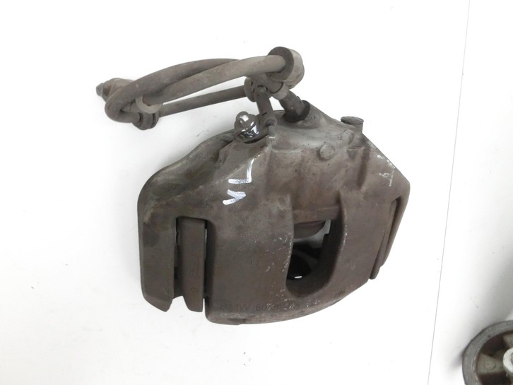 BMW E60 525i LCI 07-10 3.0 160KW Bremssattel Bremszange Vorne Links 60/30/324 BMW E60 525i LCI 07-10 06.10.2008... Vorschau 4