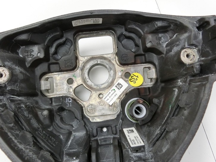 VW Tiguan 5N 11-16 Lenkrad ohne Airbag VW Tiguan 5N 11-16 12.12.2012 1T0419091AF 1T0419091AD E74 61979186G VW1979... Vorschau 2