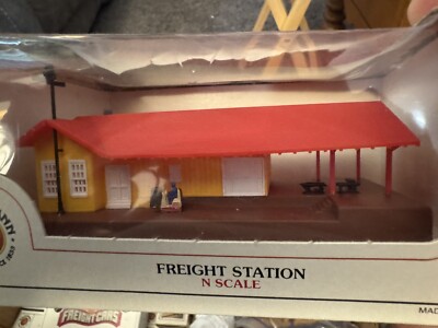 Bachmann 45907 N Scale Freight Station  NOS