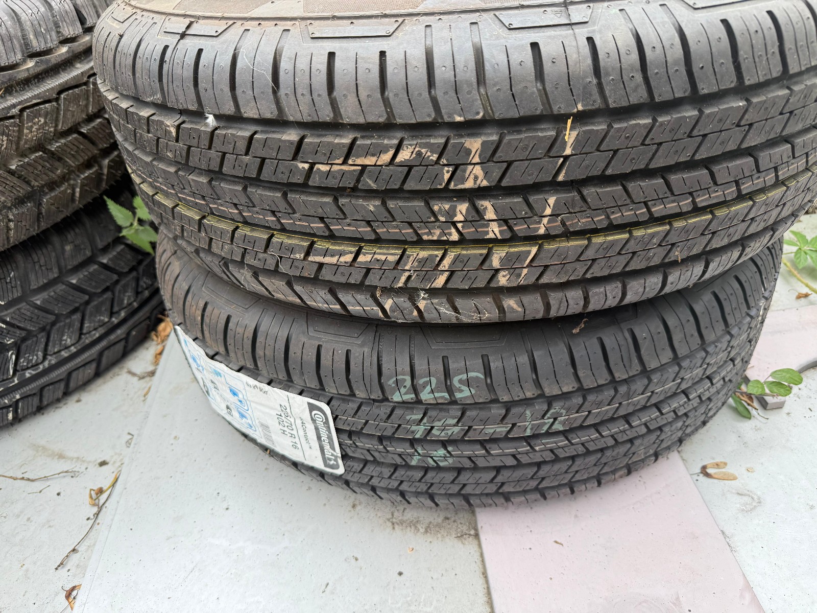 New 225 70 16 Continental, 4x4 Contact, M+S, 102H, x1 Tyre (F1_tyres) YD177