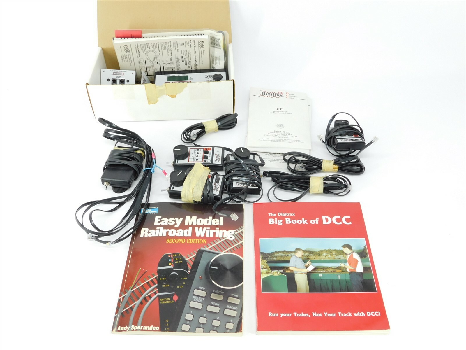 Digitrax Zephyr DCS50 AllInOne Command Station Digital Control Device