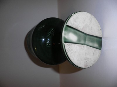 VINTAGE ART POTTERY hs- l - usa GREEN DRIP FOOTED PEDASTAL FLOWER POT VASE