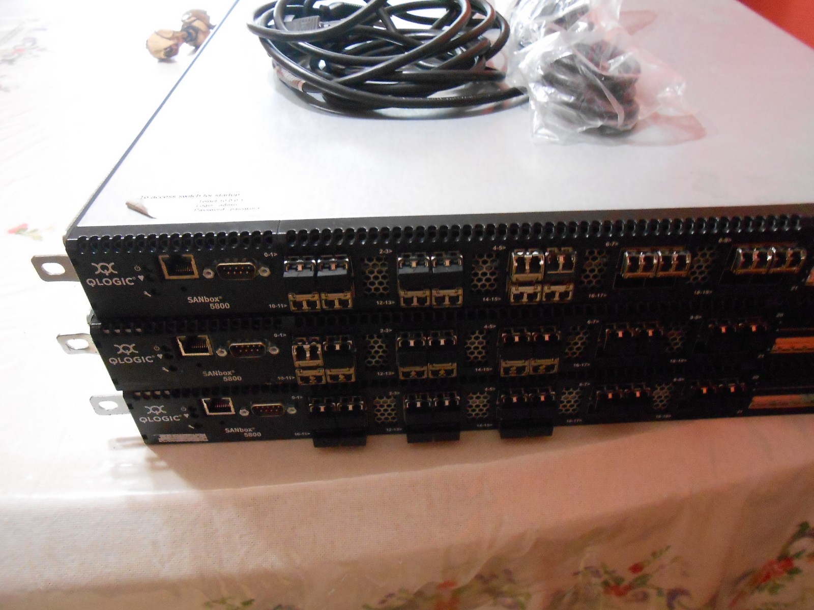 QLOGIC 5802 SWITCH 16 8GB SFP 20 ACTIVE PORTS 2 POWER SUPPLIES SB5802 (6 Avail)