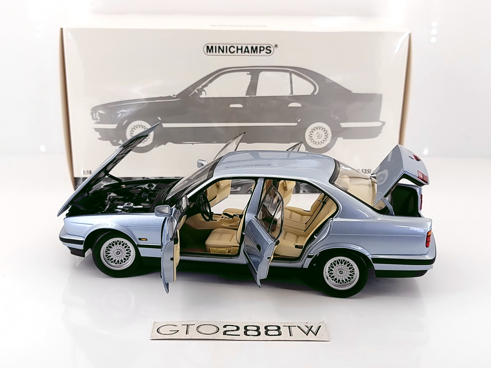 MINICHAMPS 1/18 BMW E34 535i ブラックメタリック s-l400.jpg