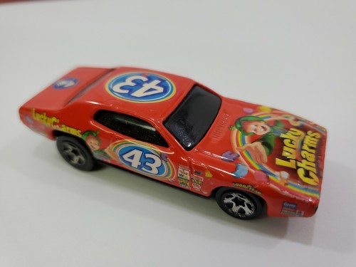 HOT WHEELS RICHARD PETTY '71 PLYMOUTH GTX #43 LUCKY CHARMS 1