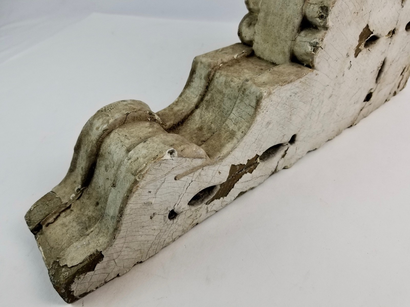 Single Antique Wood Corbel Roof Bracket Victorian White Paint 16.5