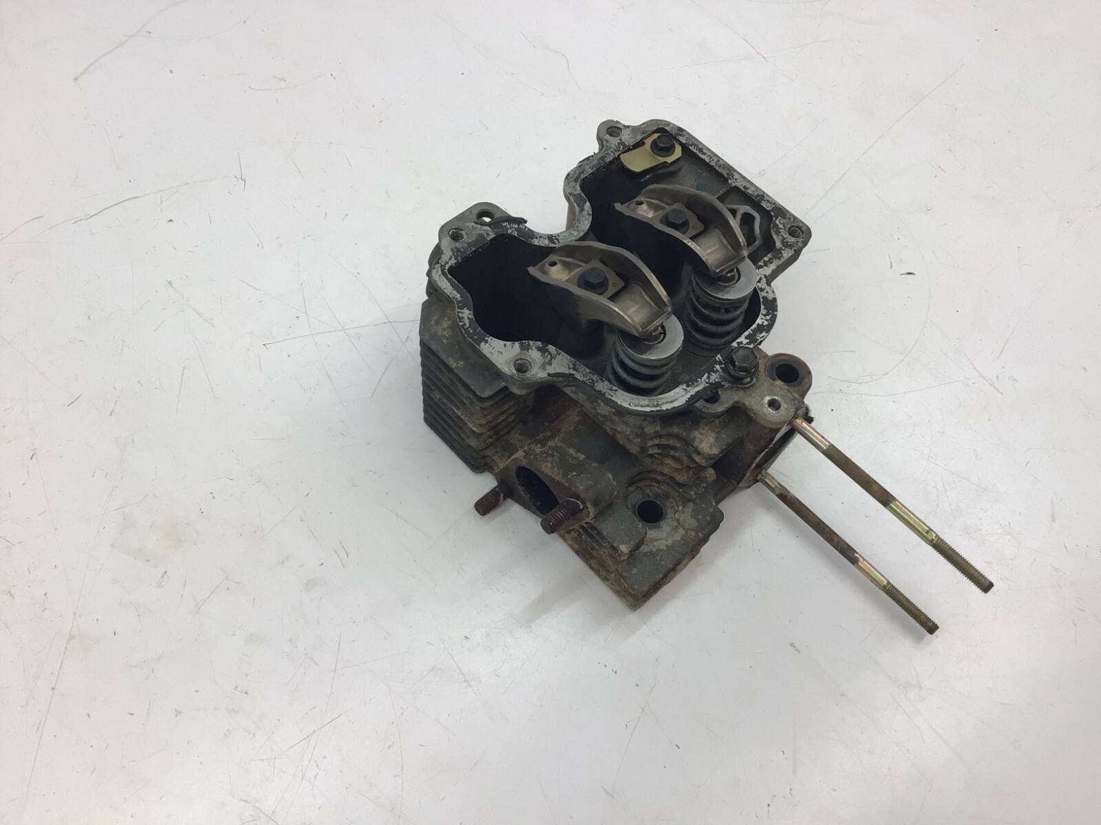 JOHN DEERE CYLINDER HEAD AM125352 LT133 LT155 LT150 GT225