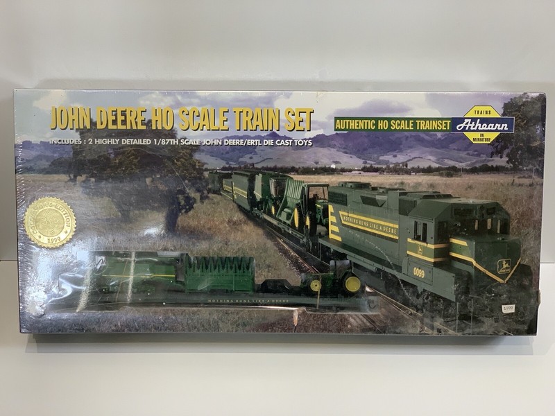 john deere ho scale train set