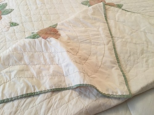 Lot Of 2 Cutter Quilts - Appliquéd Flowers And Eight Point Star