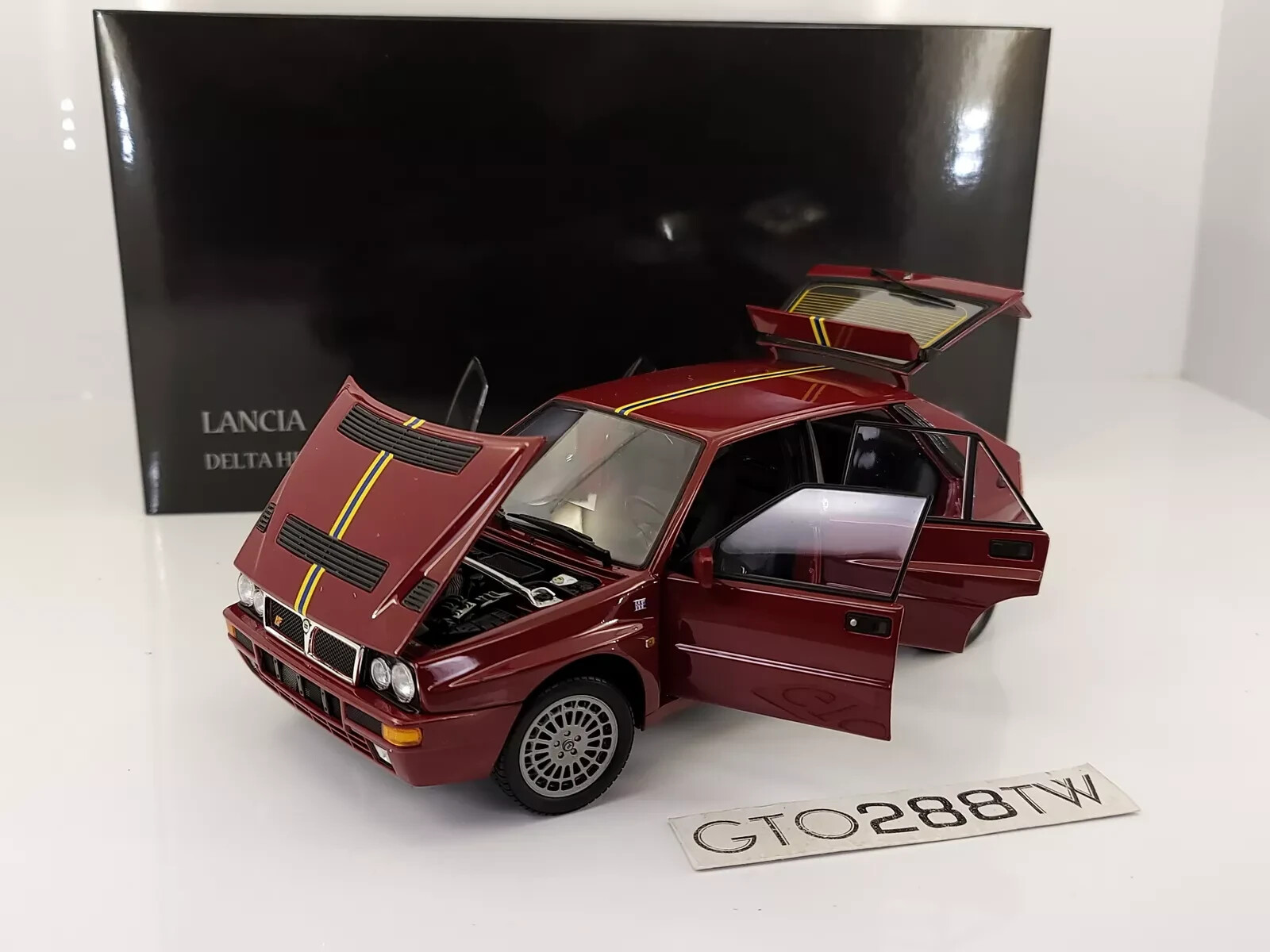 Kyosho 1/18 Lancia Delta HF Integrale Evo.II Edizione Finale