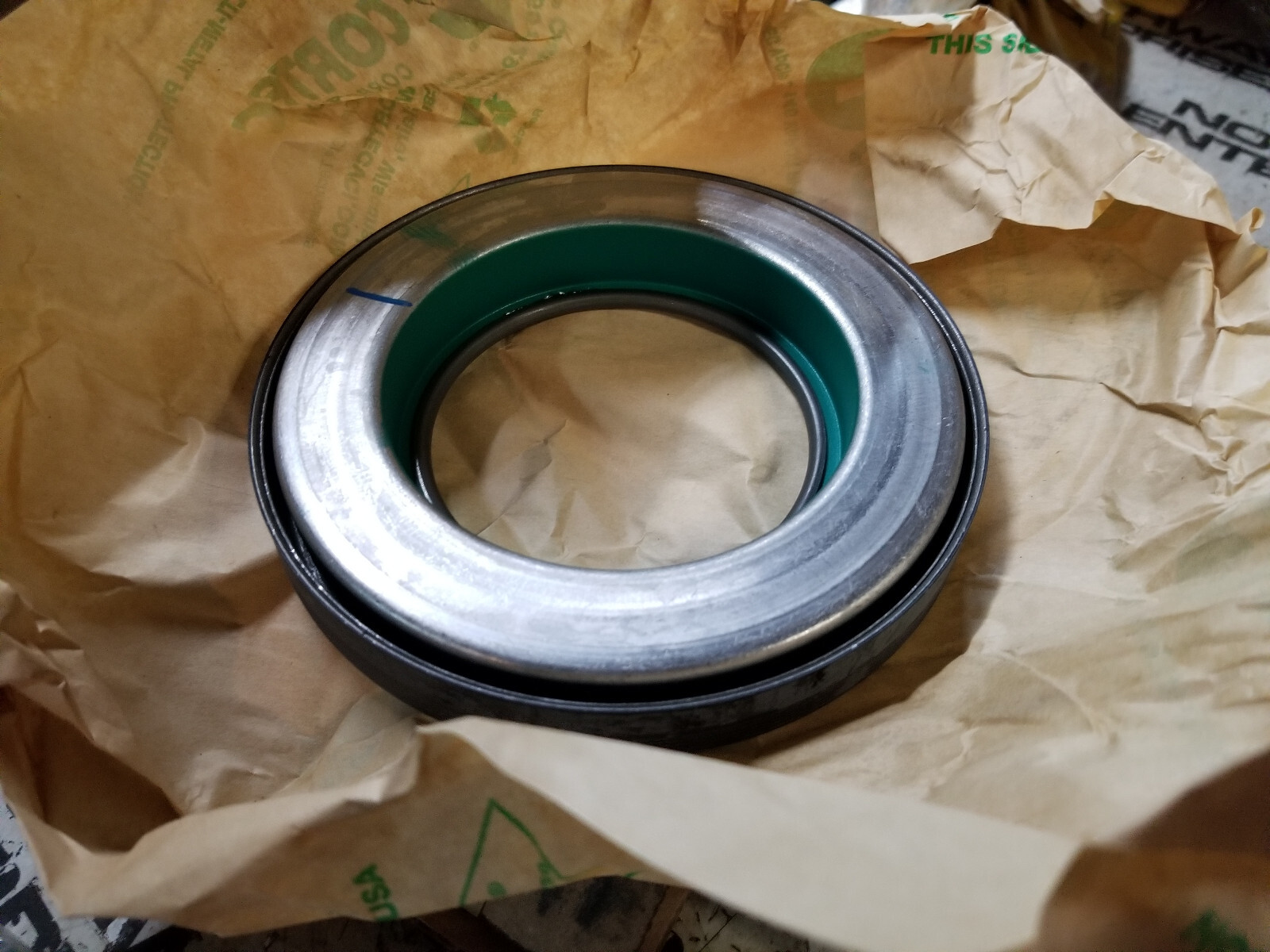 5C3Z-3254-B FRONT OUTER AXLE SEAL KIT 5C3Z3254B - Picture 4 of 5