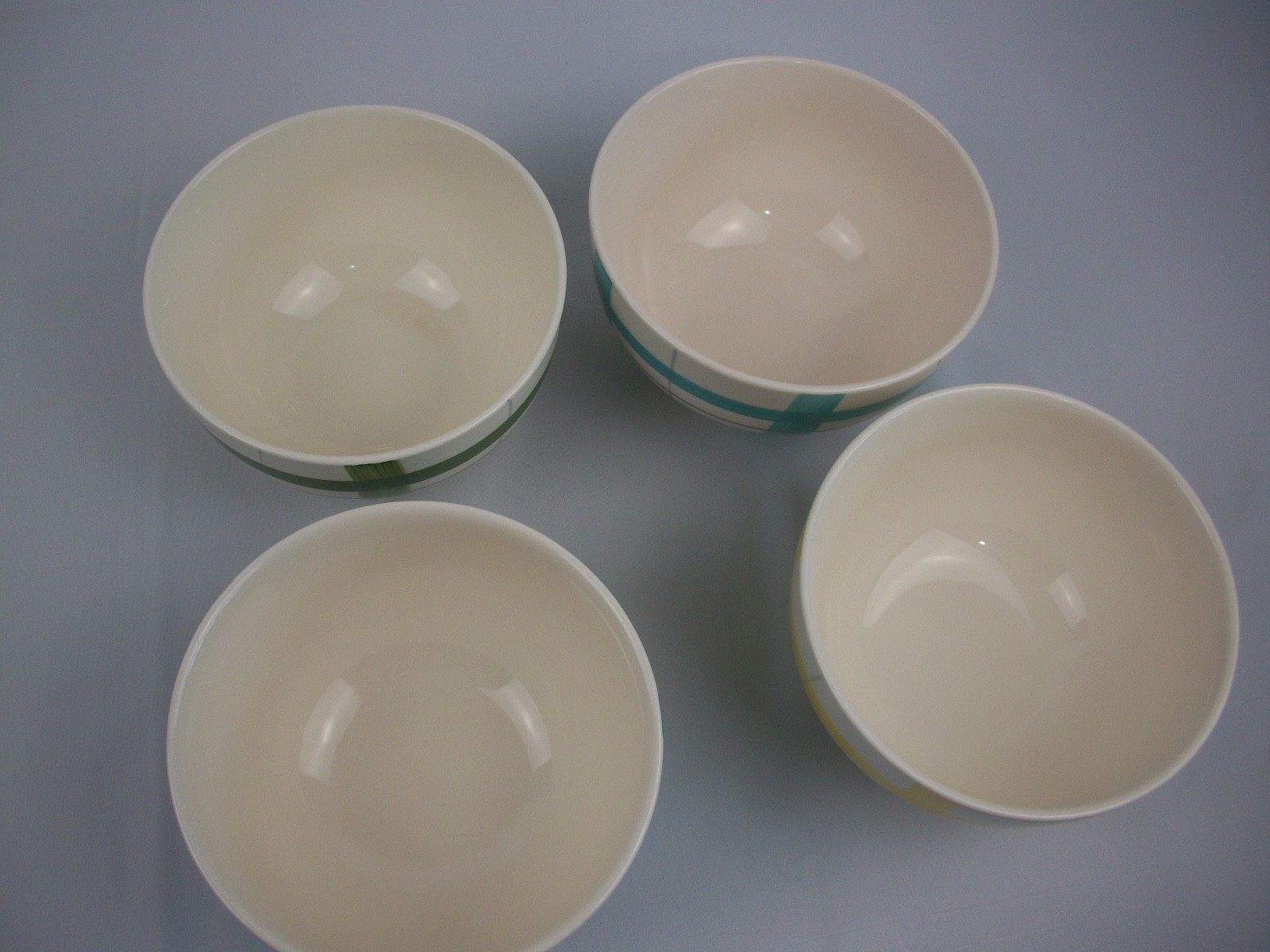 Set of 4 Gibson Home Plaid Bowls Green Yellow Blue