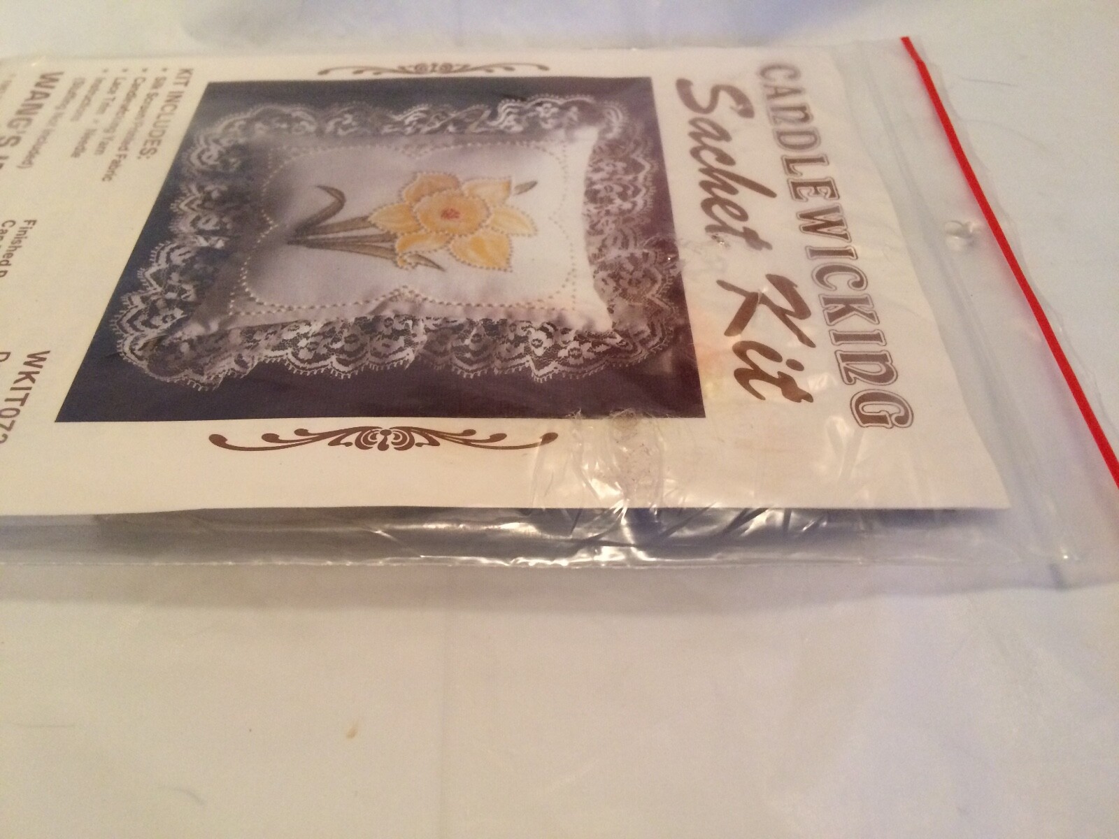 candlewicking sachet/pin cushion kit, daffodil pattern new