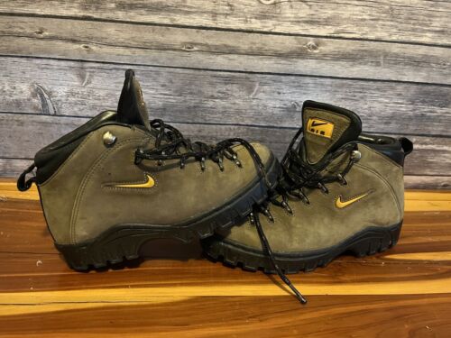 Vintage Nike Air Regains ACG Trail Hiking Tan Boots 148035 Vintage Nike Air Regains ACG Trail Hiking Tan Boots 148035