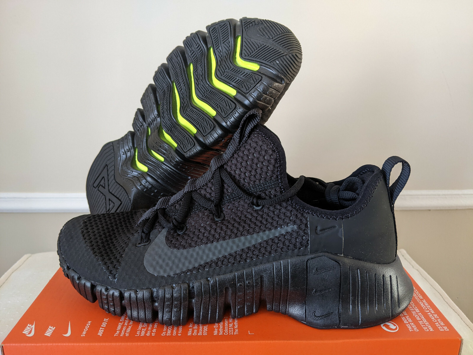 nike training free metcon 3 sneakers in triple black