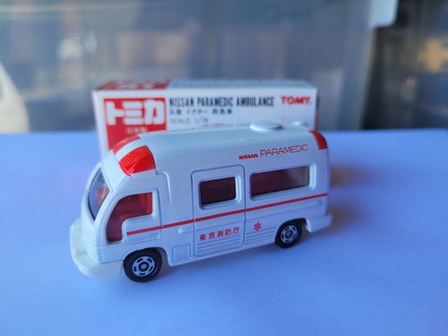 TOMICA 51 - NISSAN PARAMEDIC AMBULANCE [WHITE] NEAR MINT